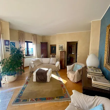 Σπίτι διακοπών Sun House And Hill Lesa