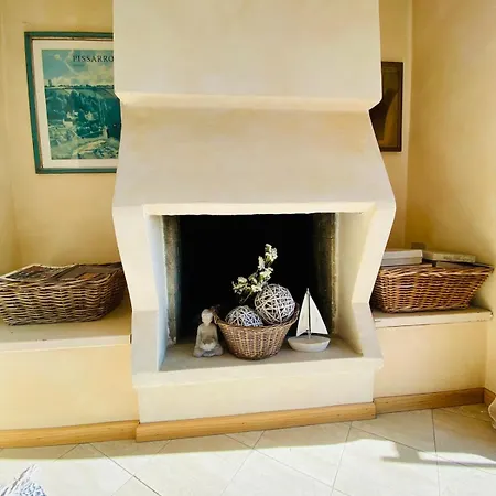 Sun House And Hill بيت للعطل لسا